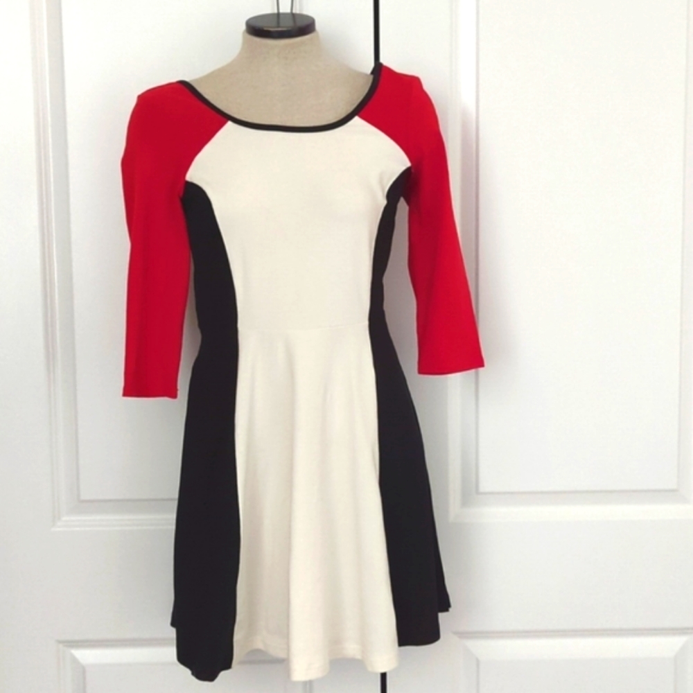 Express Color-Blocked Fit and Flare Dress Size S -251